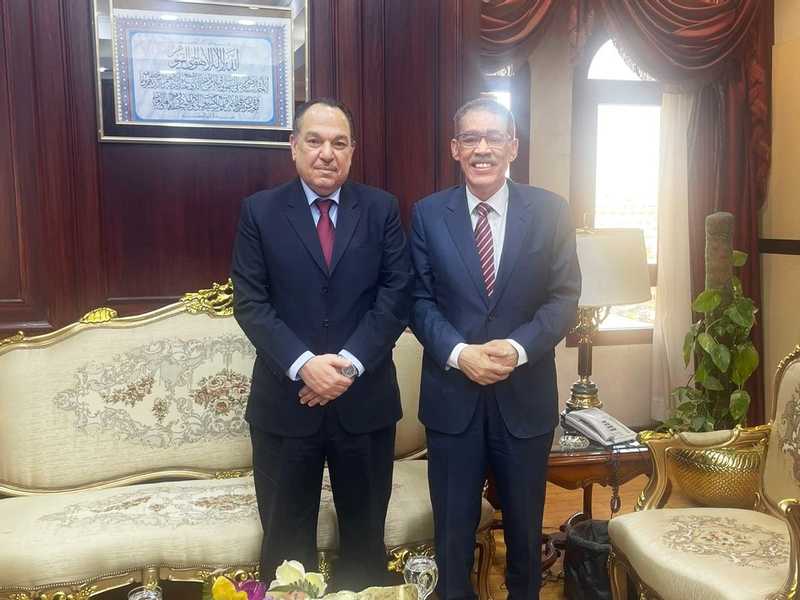 سفير البلاد في القاهره: تعزيز التعاون الاعلامي مع مصر لمواكبه تطورات المنطقه
