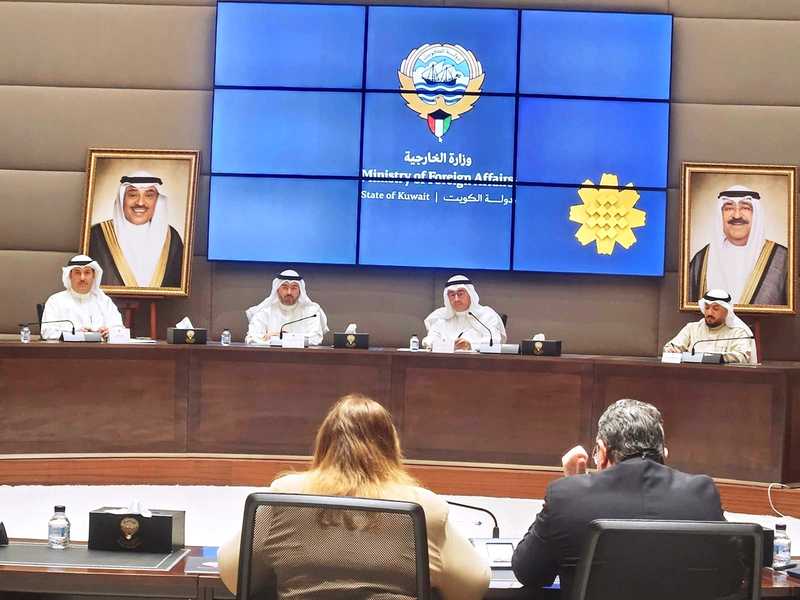 مناقشه اوضاع مطار الكويت من جراء العدوان الايراني