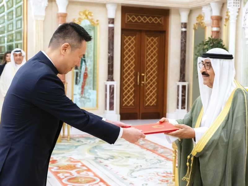 الامير تسلم اوراق اعتماد 5 سفراء جدد