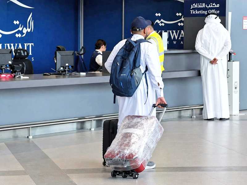 الحياه تعود الي المطار مجددا