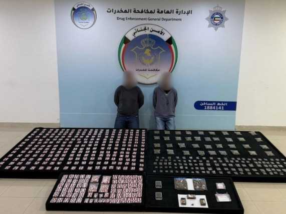 «الداخليه»: ضبط لبنانيين بحوزتهما مواد مخدره ومؤثرات عقليه بقصد الاتجار والتعاطي