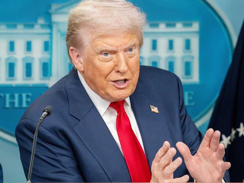 CNN: ترامب يفكر بجديه اكبر في استئناف الحرب علي ايران