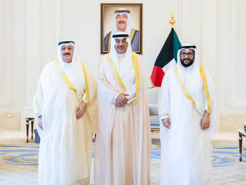 سمو ولي العهد الشيخ صباح الخالد يستقبل وزير الصحه د. احمد العوضي