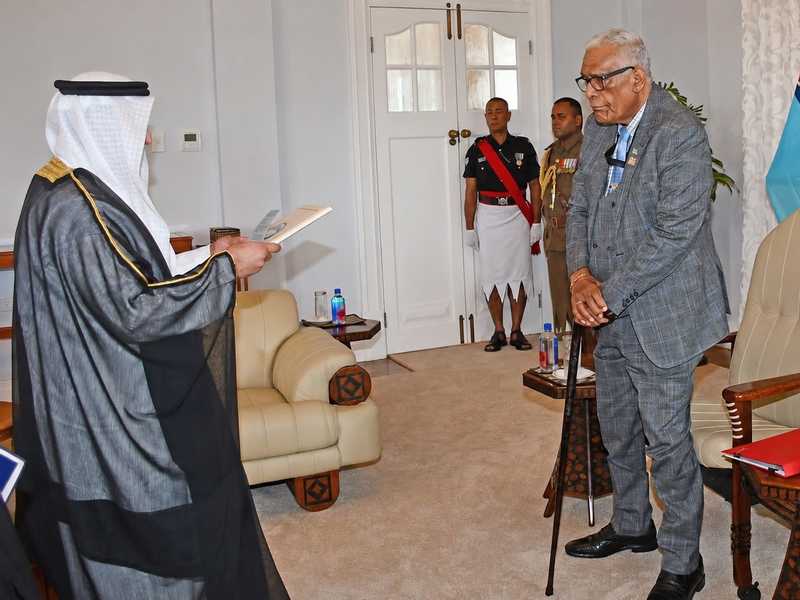 سفير دوله الكويت لدي نيوزيلندا يقدم اوراق اعتماده الي رئيس جمهوريه فيجي سفيرا غير مقيم لدي جمهوريه فيجي