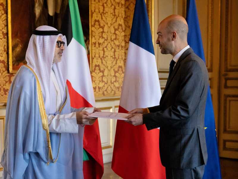 سمو الامير يبعث رساله خطيه الي الرئيس الفرنسي