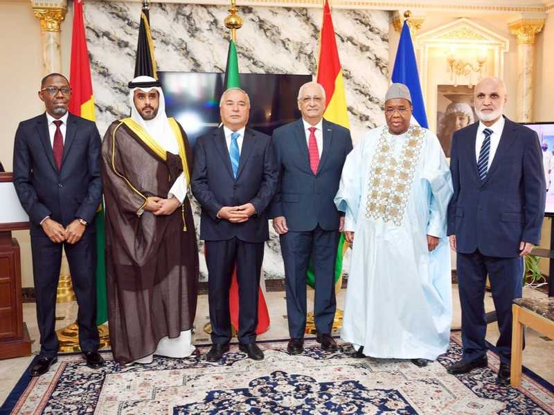 عماده السلك الدبلوماسي كرمت 4 سفراء