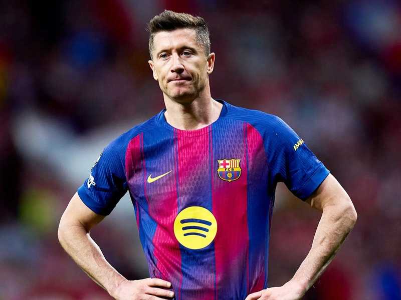  ليفاندوفسكي يودع برشلونه: حان وقت الرحيل والمهمه انجزت