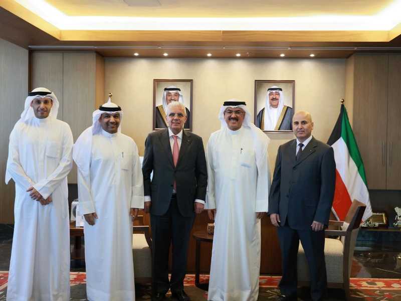 وزير التربيه يبحث مع السفير الفلسطيني سبل تعزيز التعاون بمجالات التعليم 