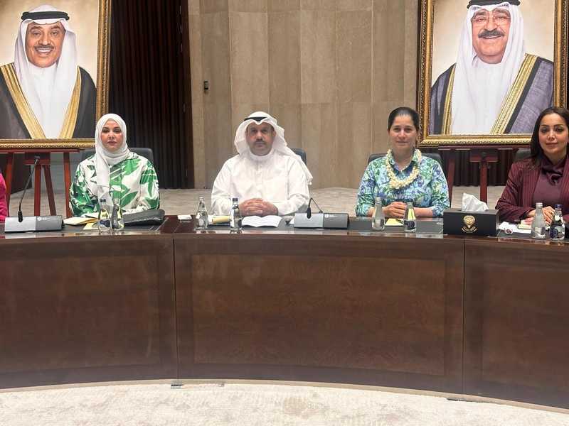 «الخارجيه» والمجلس الاعلي للتخطيط يبحثان مع مجموعه البنك الدولي مستجدات تقرير الكويت الخاص بمؤشر المراه وانشطه الاعمال