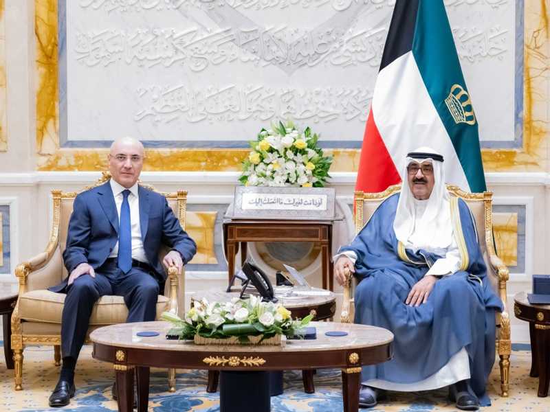 سمو الامير يستقبل وزير الداخليه اللبناني