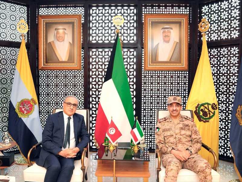 رئيس الاركان والسفير التونسي بحثا تعزيز التعاون العسكري