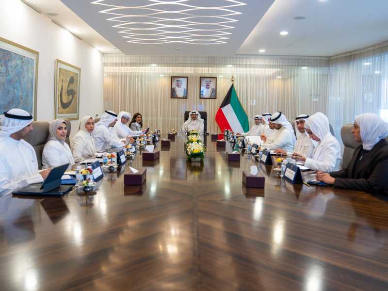 سمو رئيس الوزراء يتراس اجتماع اللجنه الوزاريه لمتابعه المشاريع التنمويه الكبري في البلاد