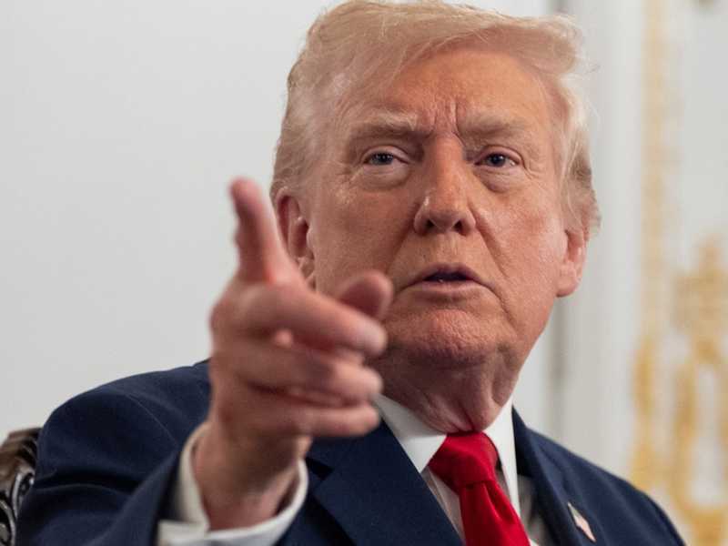 ترامب: اتابع تشييع خامنئي ويمكننا القضاء علي الجميع.. لكننا لن نفعل