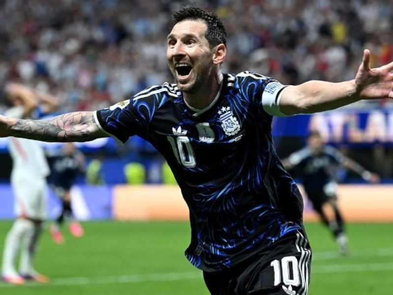 ميسي يتطلع لاغلاق صفحات التاريخ بلقب اسطوري لكاس العالم