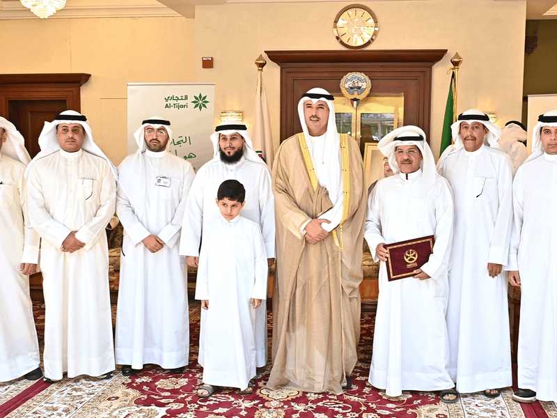 البنك التجاري يرعي حفل تكريم الفائقين في الثانويه العامه والمعهد الديني بمحافظه الاحمدي