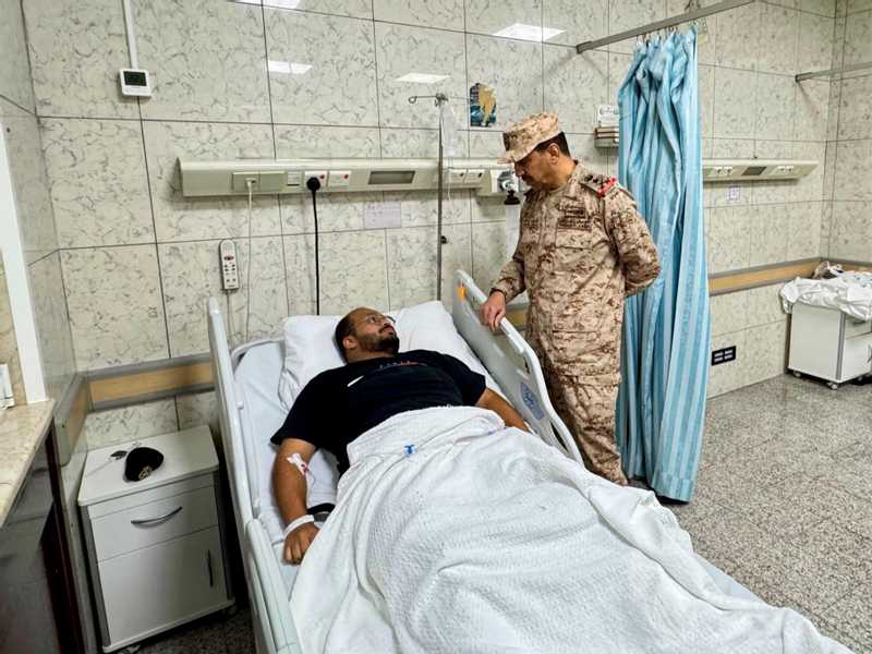 رئيس الاركان يطمئن علي مصابي القوات المسلحه جراء العدوان الايراني الاثم