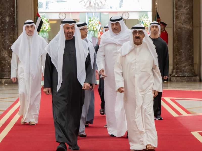 رئيس الامارات يصل الكويت في زياره اخويه