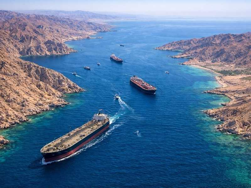 الجيش الامريكي: مضيق هرمز مفتوح امام جميع السفن الراغبه في العبور