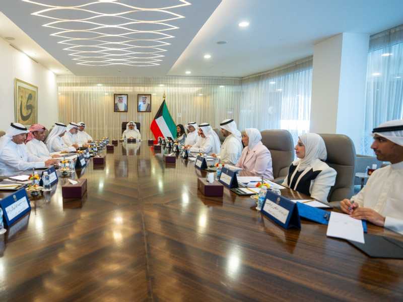 سمو رئيس الوزراء يتراس اجتماع لجنه متابعه المشاريع التنمويه الكبري