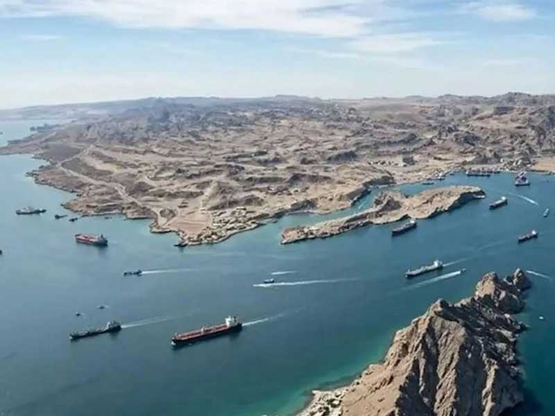 اكسيوس: 20 سفينه تجاريه عبرت مضيق هرمز خلال الـ 24 ساعه الماضيه