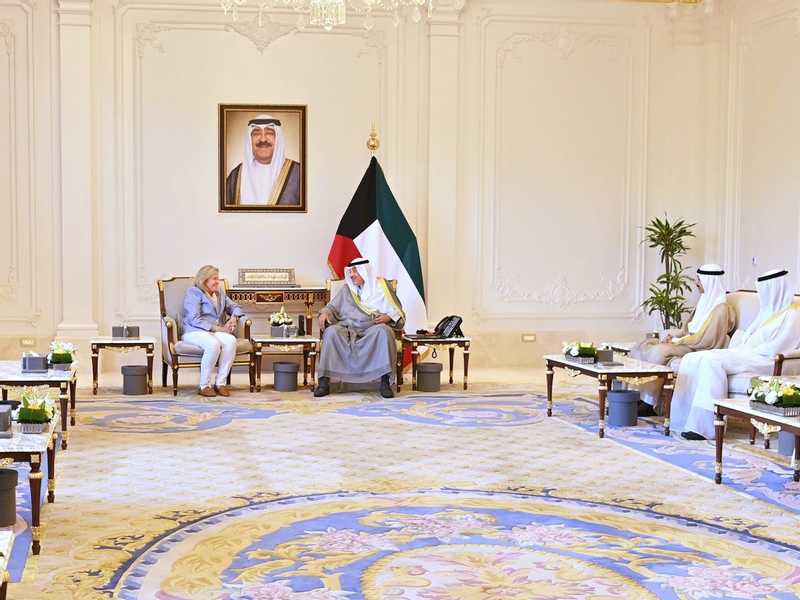 ولي العهد يبحث تعزيز الشراكات مع المؤسسات الاستثماريه العالميه