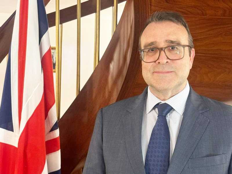 القائم بالاعمال البريطاني ستيوارت سامرز لـ القبس: دروس الغزو العراقي للكويت لا تزال ترسم معادلات الامن الاقليمي