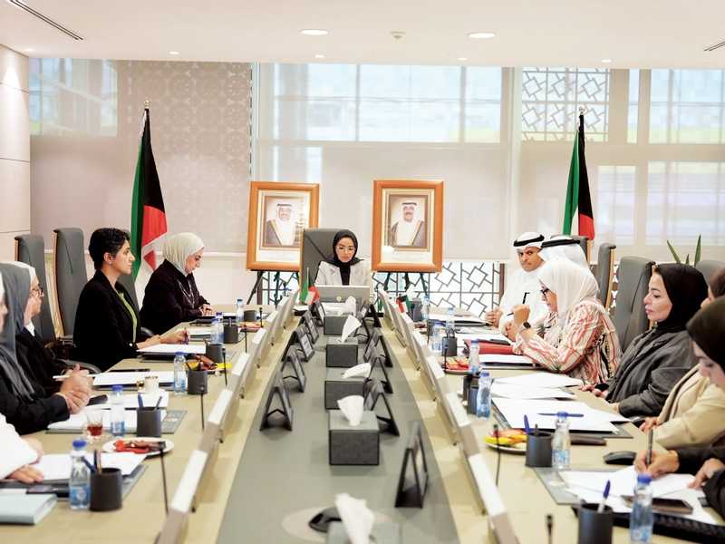 اجتماع لجنه شؤون المراه: تكثيف الجهود لتمكين الكويتيات وتعزيز مشاركتهن