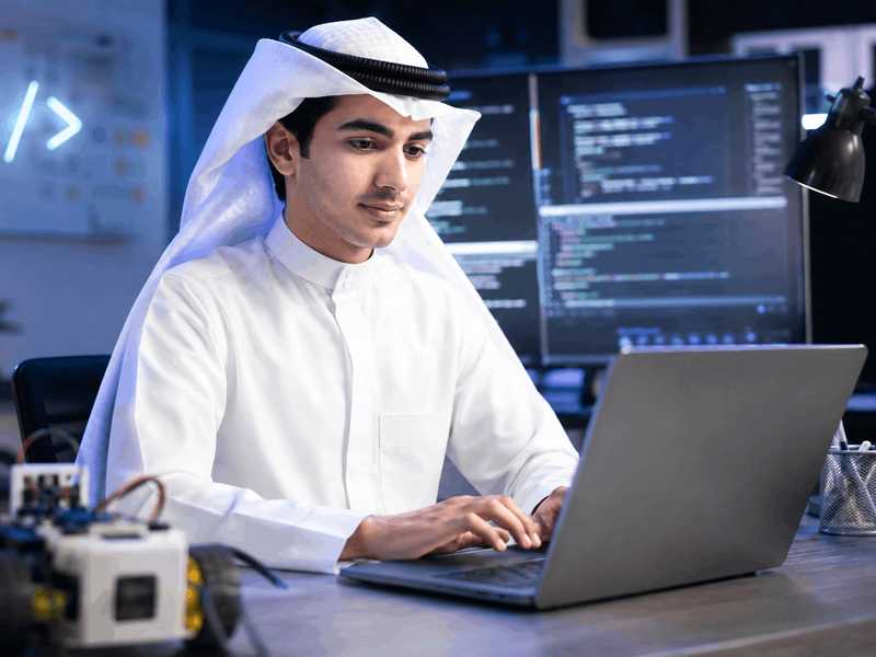 المركز الاحصائي الخليجي: شباب دول الخليج يتفوقون عالميا.. في المهارات التقنيه