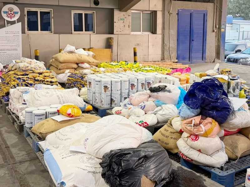 الجمارك: ضبط 2236 صنفا من التموين محمله بـ 6 حاويات قبل تصديرها لسريلانكا