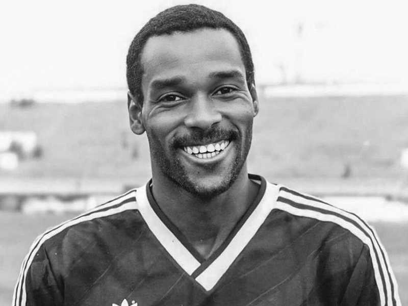 عنبر سعيد في ذمه الله