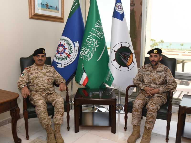 اجتماع عسكري كويتي سعودي: تبادل الخبرات لرفع مستوي الجهوزيه