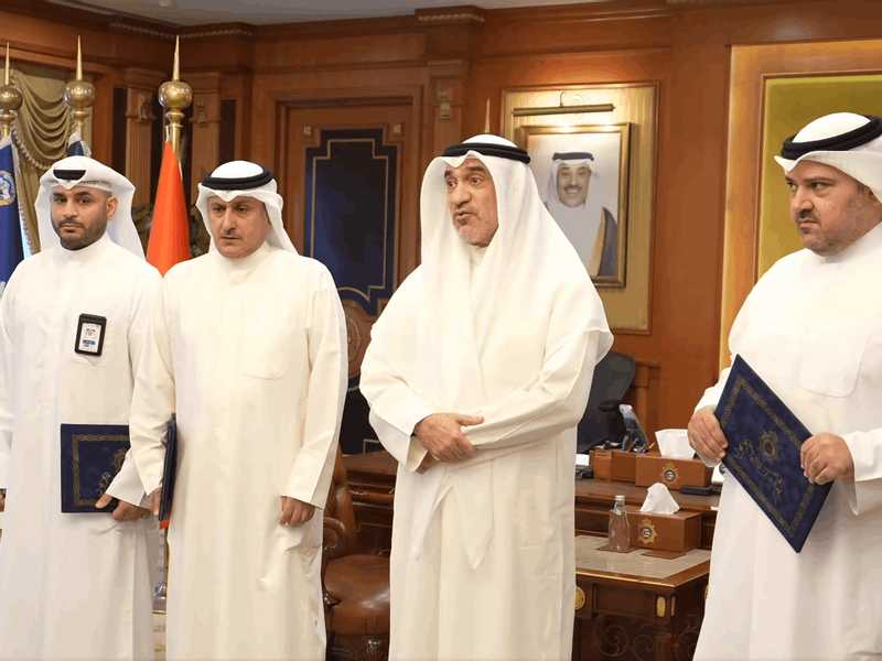 اليوسف: لا يوجد ما هو اكبر من الكويت