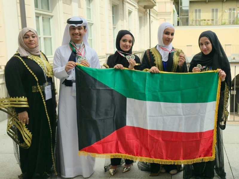 طلبه الكويت يحصدون 8 ميداليات باولمبياد علوم الارض في تورينو