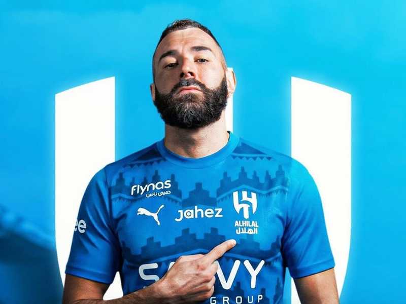 بنزيمه يغادر الهلال السعودي وقد يعلن اعتزاله كلاعب