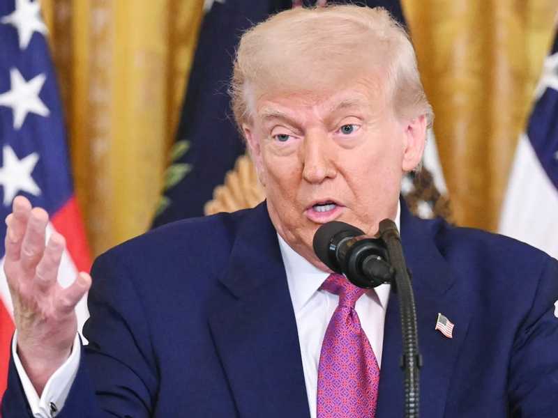 ترامب: قد نبقي في ايران ونحتفظ بنفطها علي غرار فنزويلا