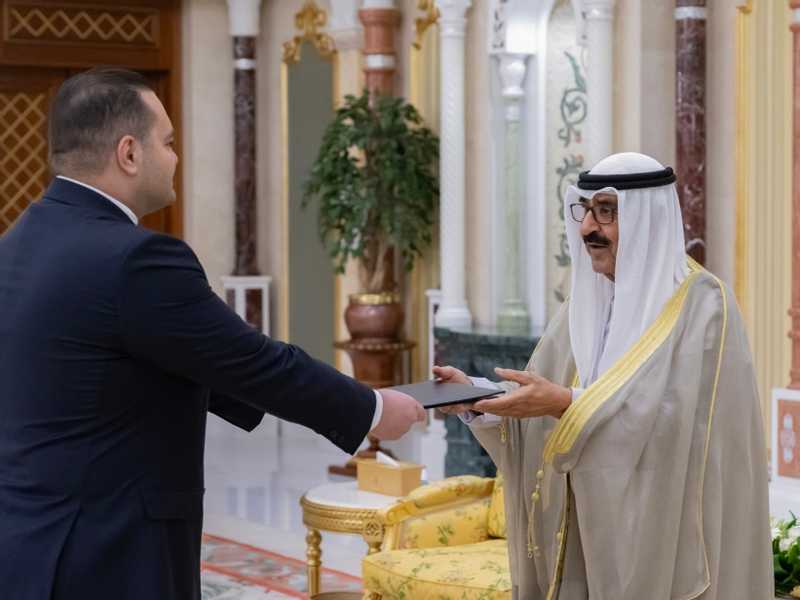 سمو الامير يتسلم اوراق اعتماد عدد من السفراء لدي الكويت