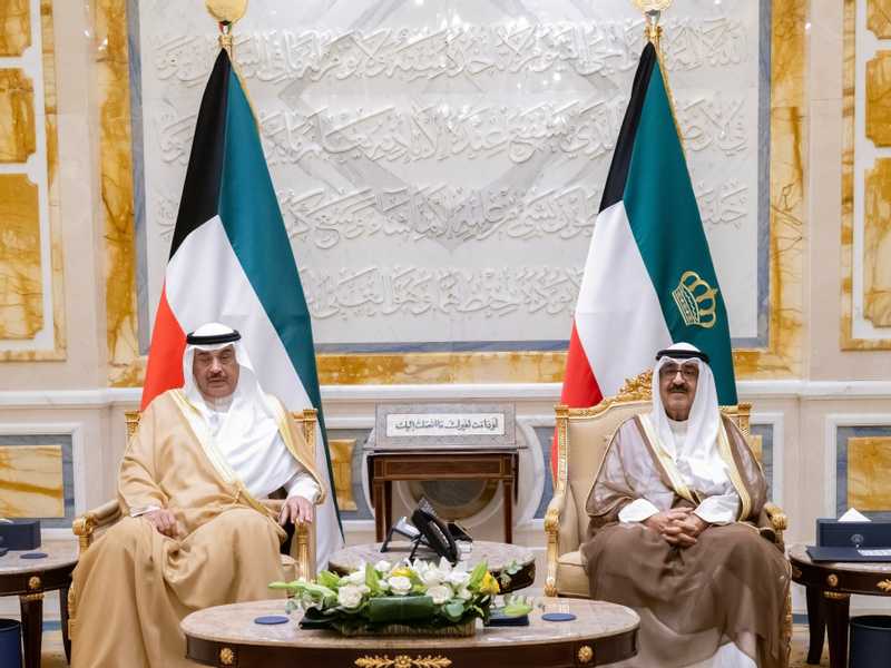 سمو الامير يستقبل ولي العهد ورئيس الوزراء والنائب الاول ووزيري الدفاع والخارجيه