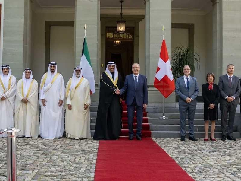 سمو ولي العهد يلتقي رئيس الاتحاد السويسري