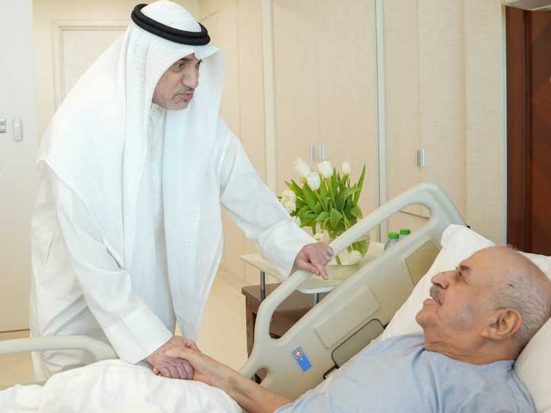 النائب الاول يزور الفريق المتفاعد عبدالله الفارس للاطمئنان علي صحته