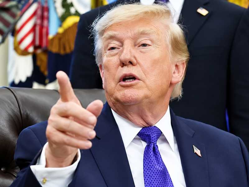 ترامب: ايران ستتلقي ضربه قويه جدا اذا ثبت ضلوعها بحادثه طائره فلاي دبي