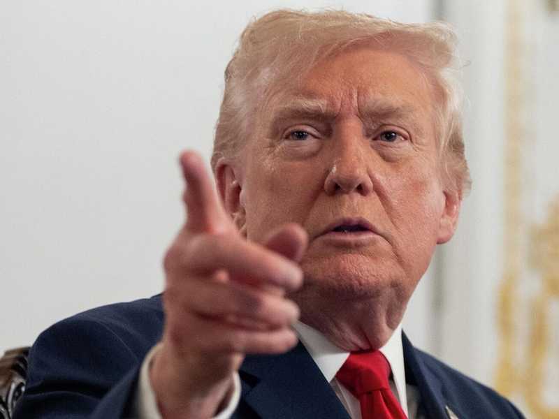 ترامب: خياراتي الحاليه محو ايران او تركها تتعفن اقتصاديا او التوصل لصفقه
