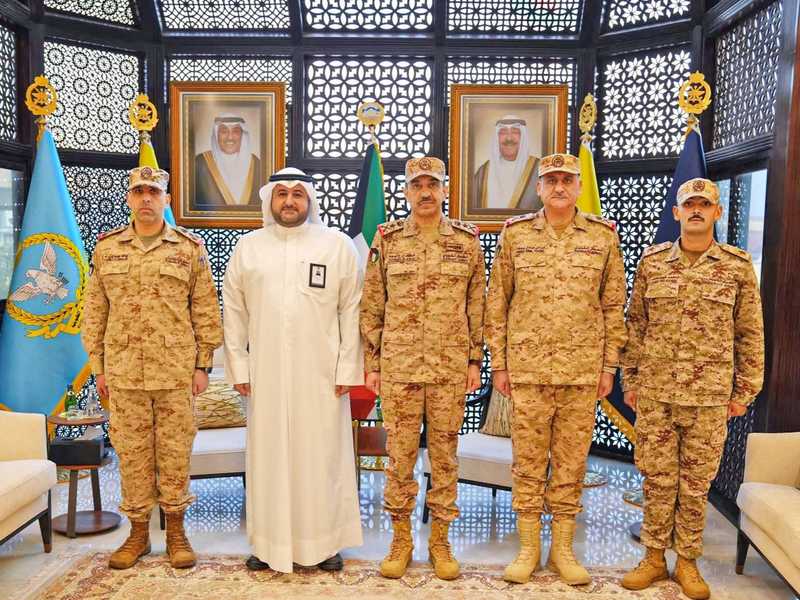 رئيس الاركان: العمل بروح المسؤوليه لخدمه الوطن
