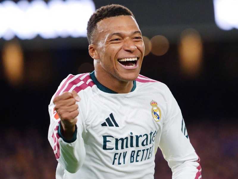 التعادل يحسم الكلاسيكو بين برشلونه وريال مدريد